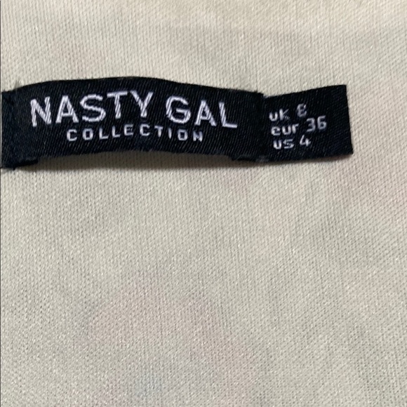 Nasty Gal Floral V-Neck Ruffle Dress Size 4 - Picture 4 of 11